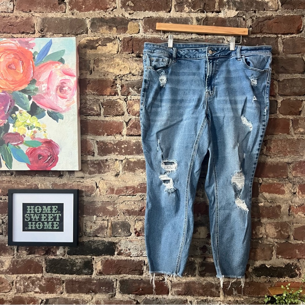 Old Navy Distressed Rockstar Super Skinny Cropped Jeans